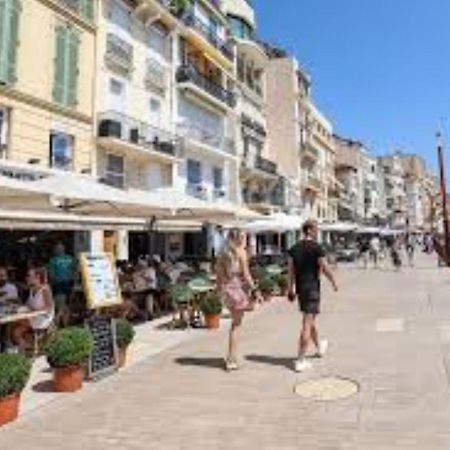 SUPERBE DUPLEX IDEALEMENT SITUE PROCHE PLAGES AVEC GRANDE TERRASSE VUE PORT !l A1B59 Cannes Extérieur photo