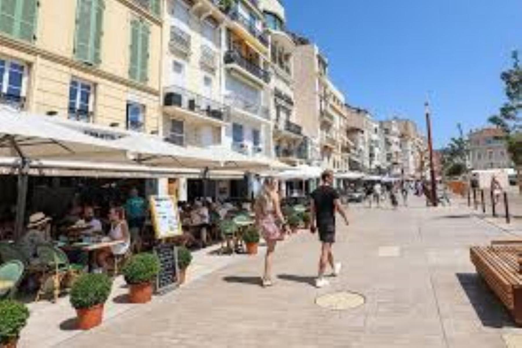 SUPERBE DUPLEX IDEALEMENT SITUE PROCHE PLAGES AVEC GRANDE TERRASSE VUE PORT !l A1B59 Cannes Extérieur photo